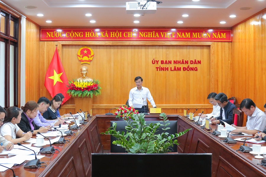 Đồng ch&iacute; Đinh Văn Tuấn &ndash; Tỉnh ủy vi&ecirc;n, Ph&oacute; Chủ tịch UBND tỉnh &ndash; chủ tr&igrave; cuộc họp về c&ocirc;ng t&aacute;c quản l&yacute;, bảo vệ v&agrave; ph&aacute;t huy gi&aacute; trị C&ocirc;ng vi&ecirc;n địa chất to&agrave;n cầu UNESCO Đắk N&ocirc;ng.