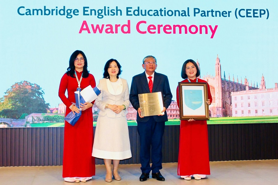 Lâm Đồng: Trường Lê Quý Đôn đón nhận danh hiệu Cambridge English Educational Partner