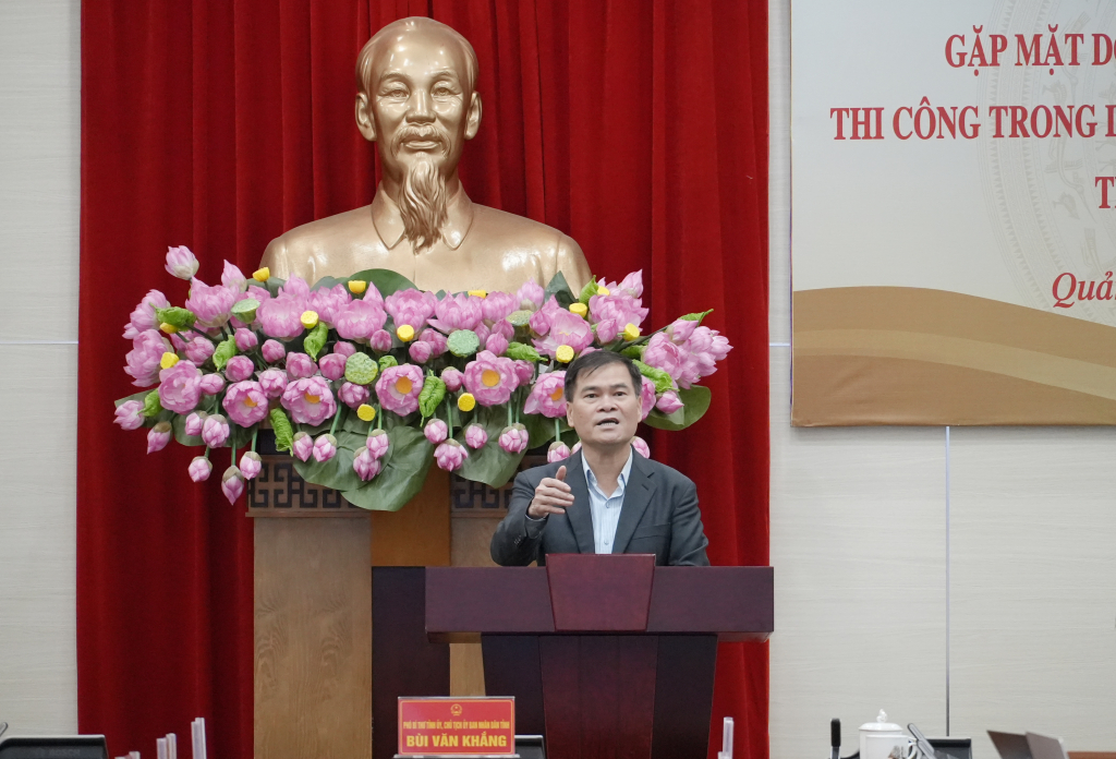 &Ocirc;ng B&ugrave;i Văn Khắng, Chủ tịch UBND tỉnh Quảng Ninh, ph&aacute;t biểu kết luận buổi đối thoại