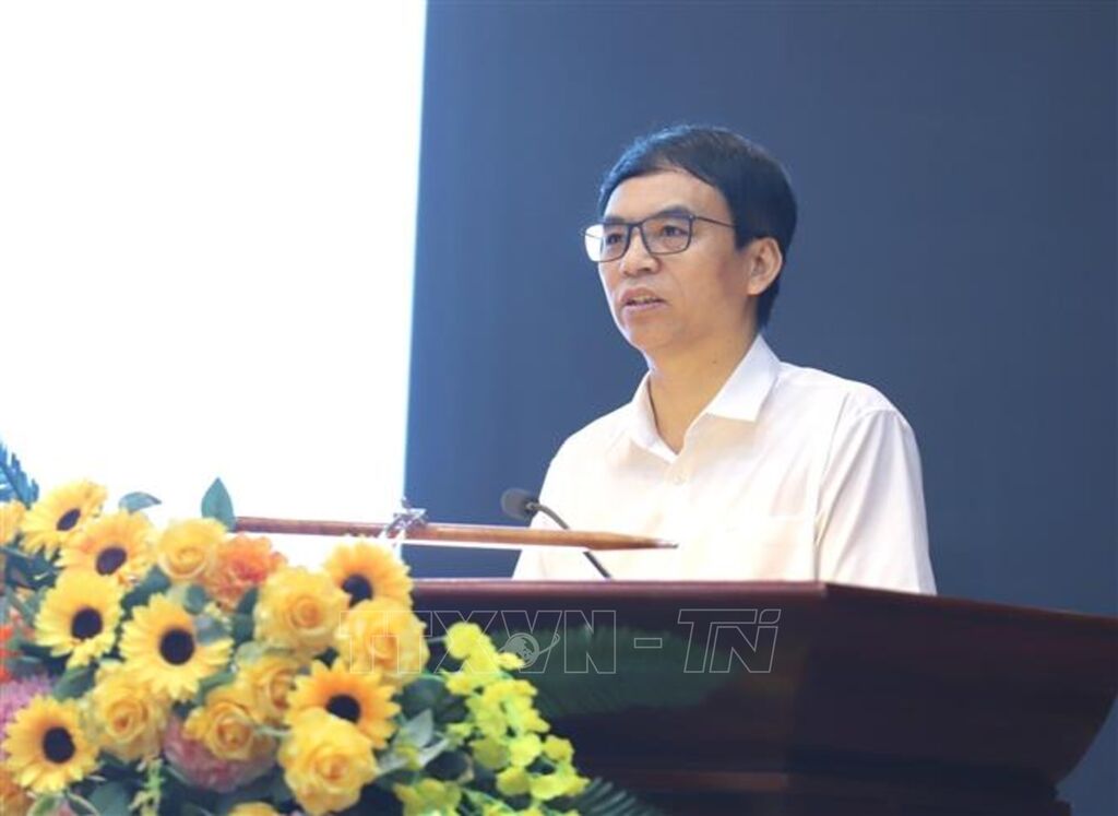 Ph&oacute; Chủ tịch UBND tỉnh Sơn La, Nguyễn Minh Tiến ph&aacute;t biểu tại hội nghị. (Ảnh: TTXVN)