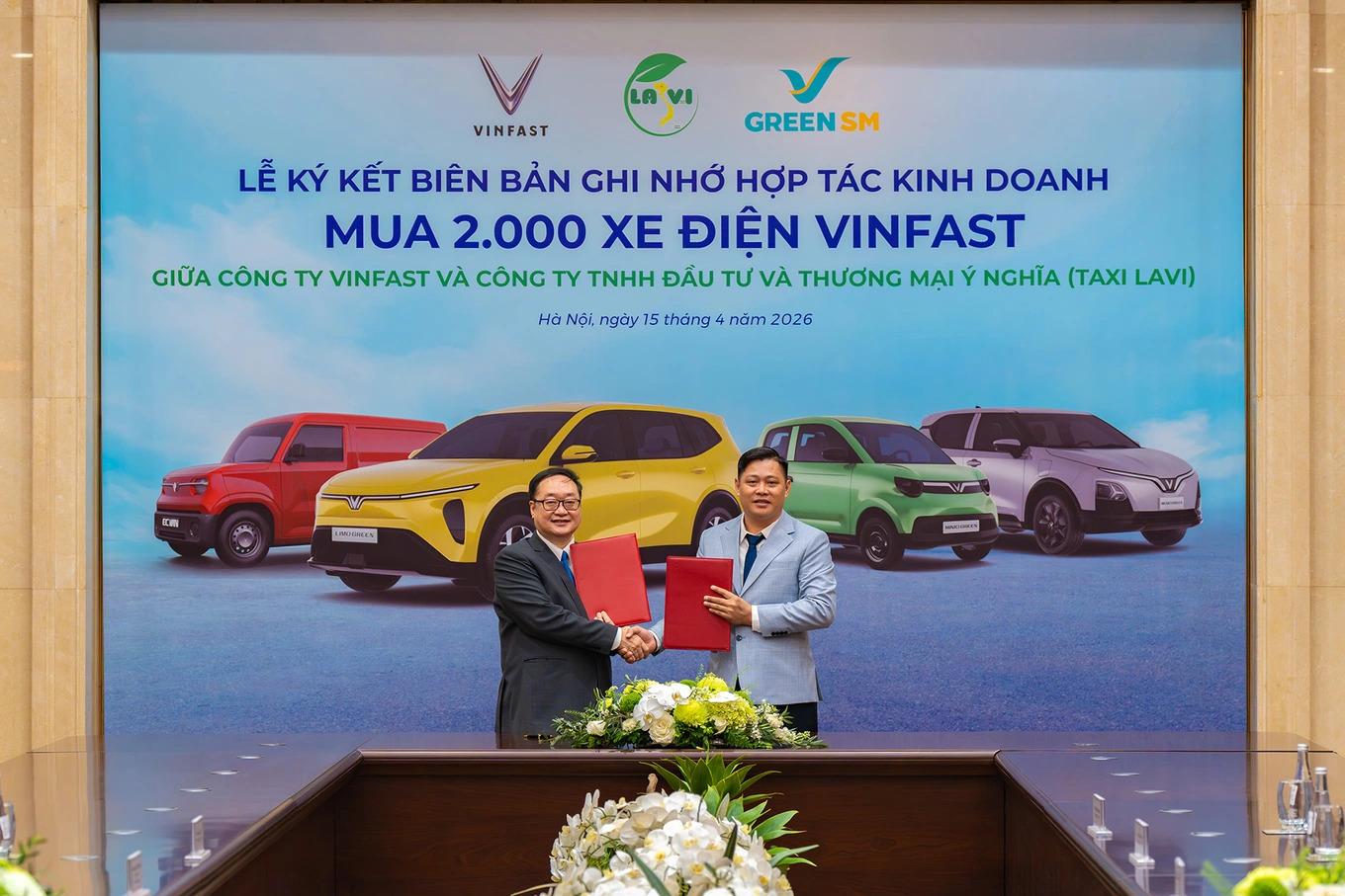 Taxi Lavi chuyển đổi 2.000 xe điện VinFast, tăng tốc vận tải xanh