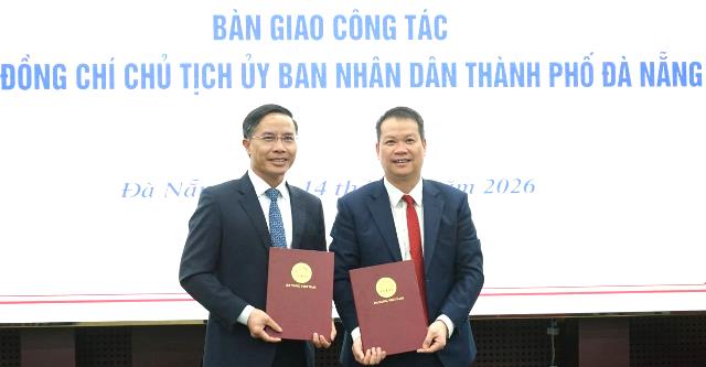 Lễ b&agrave;n giao c&ocirc;ng t&aacute;c Chủ tịch UBND th&agrave;nh phố Đ&agrave; Nẵng.