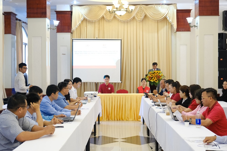 Tập huấn triển khai dự án cứu trợ, phục hồi sau mưa lũ miền Trung