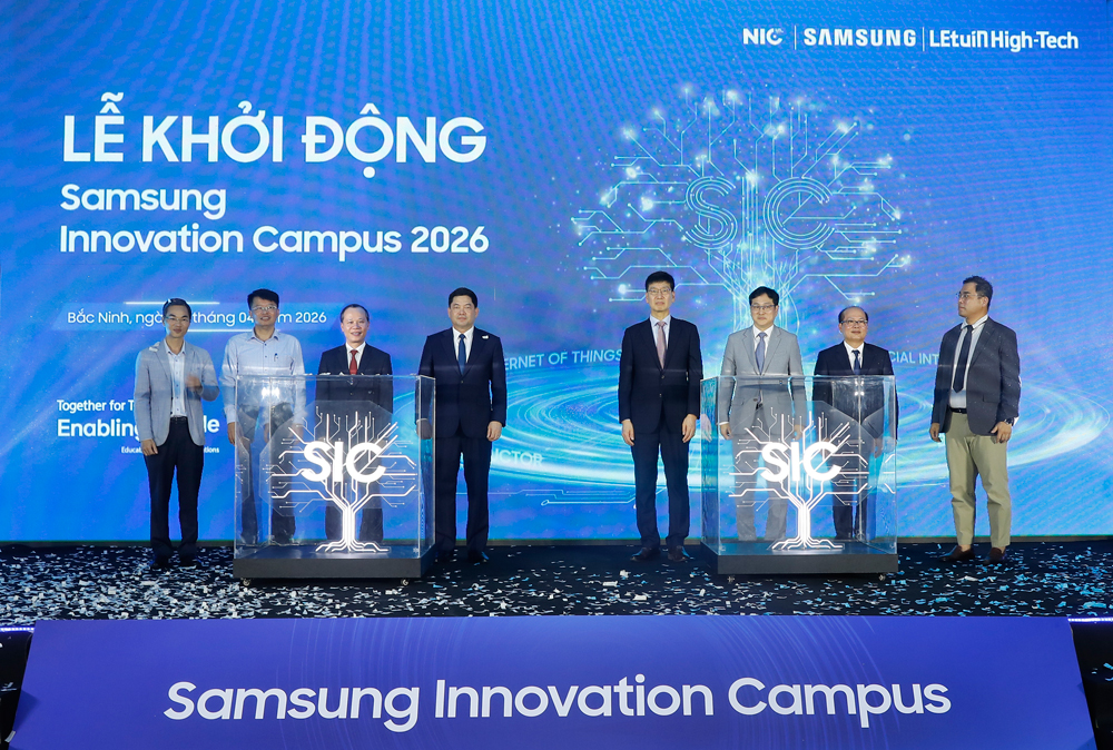 C&aacute;c đại biểu tham gia nghi thức khởi động Chương tr&igrave;nh SIC.