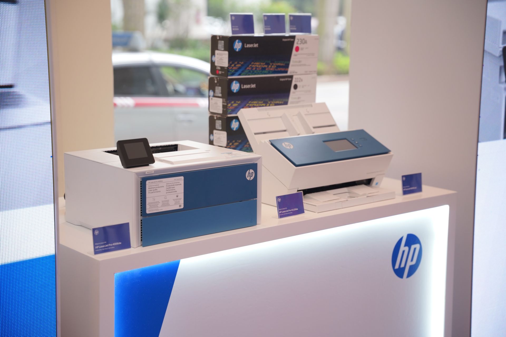 Khu vực trải nghiệm c&aacute;c sản phẩm mới tại sự kiện