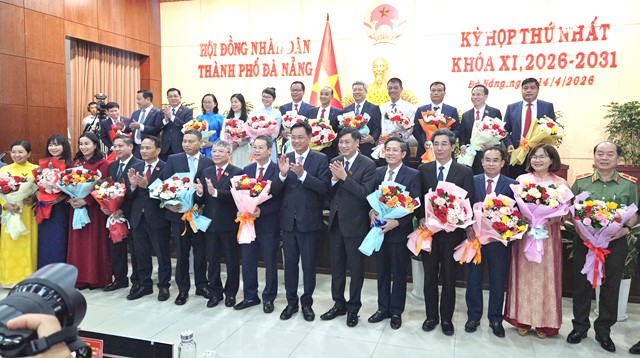 Chủ tịch, c&aacute;c ph&oacute; chủ tịch v&agrave; ủy vi&ecirc;n UBND TP Đ&agrave; Nẵng nhiệm kỳ 2026 - 2031 ra mắt.