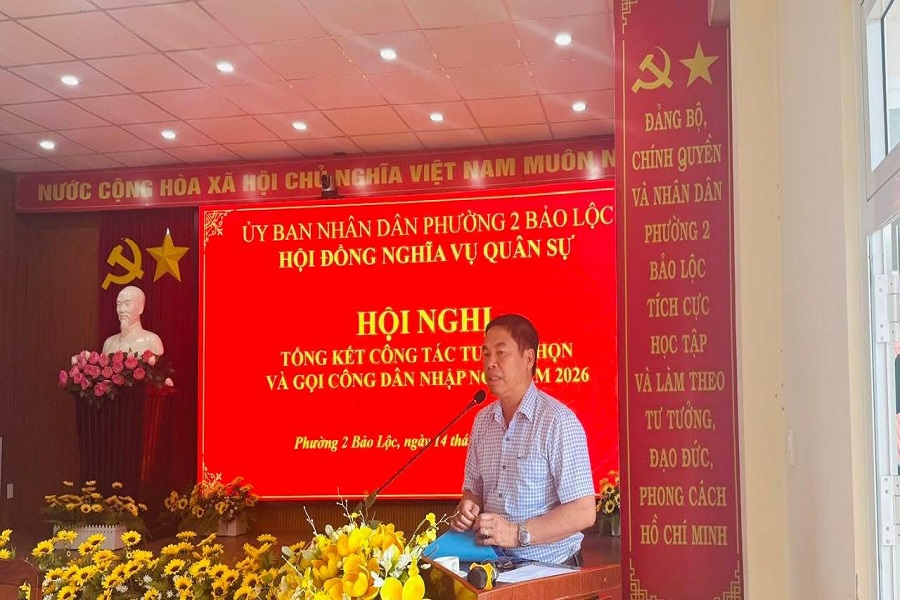 &Ocirc;ng Nghi&ecirc;m Xu&acirc;n Đức &ndash; B&iacute; thư Đảng ủy, Chủ tịch HĐND phường ph&aacute;t biểu tại hội nghị