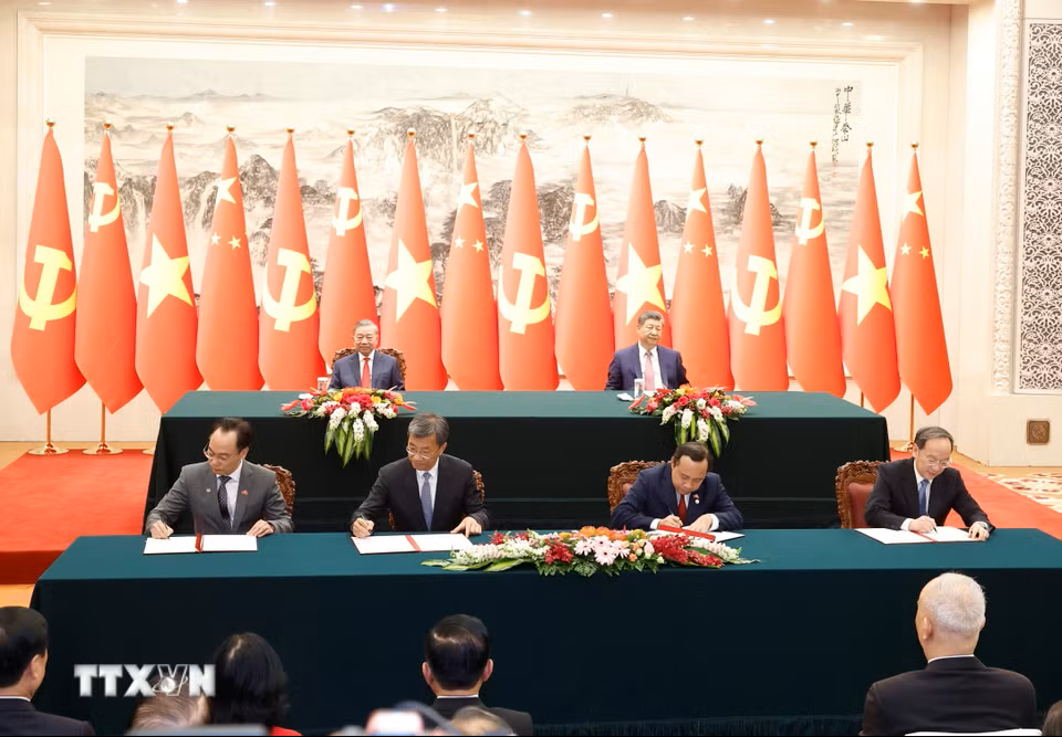 Lễ k&yacute; Bản Ghi nhớ về hợp t&aacute;c gi&aacute;o dục nghề nghiệp giữa Bộ Gi&aacute;o dục v&agrave; Đ&agrave;o tạo Việt Nam với Bộ Gi&aacute;o dục Trung Quốc v&agrave; k&yacute; Bản ghi nhớ về hợp t&aacute;c trong lĩnh vực c&ocirc;ng nghệ số giữa Bộ Khoa học v&agrave; C&ocirc;ng nghệ Việt Nam với Bộ C&ocirc;ng nghiệp v&agrave; C&ocirc;ng nghệ th&ocirc;ng tin Trung Quốc