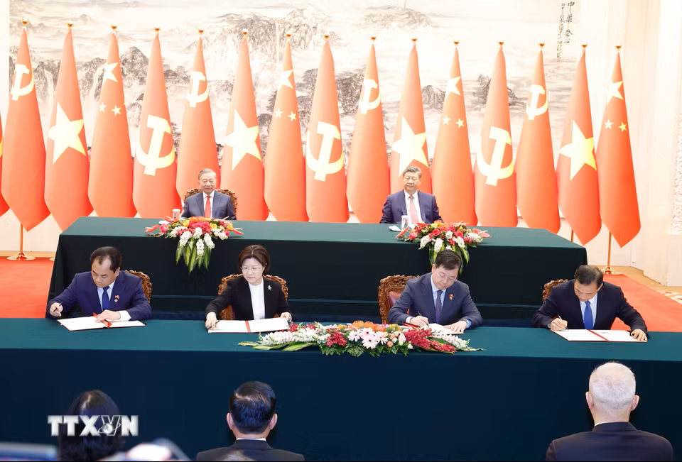 Lễ k&yacute; Nghị định thư về y&ecirc;u cầu kiểm dịch thực vật đối với việc xuất khẩu quả bưởi v&agrave; quả chanh giữa Bộ N&ocirc;ng nghiệp v&agrave; M&ocirc;i trường Việt Nam v&agrave; Tổng cục Hải quan Trung Quốc; k&yacute; Thỏa thuận tăng cường hợp t&aacute;c Văn h&oacute;a Nghệ thuật năm 2026-2027 giữa Đ&agrave;i Truyền h&igrave;nh Việt Nam v&agrave; Đ&agrave;i Ph&aacute;t thanh truyền h&igrave;nh Trung ương Trung Quốc