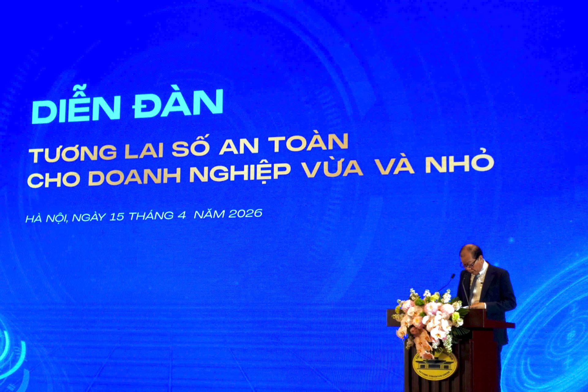 Ông Hoàng Quang Phòng, Phó Chủ tịch, Liên đoàn Thương mại và Công nghiệp Việt Nam (VCCI) phát biểu tại Diễn đàn Ông Hoàng Quang Phòng, Phó Chủ tịch, Liên đoàn Thương mại và Công nghiệp Việt Nam (VCCI) phát biểu tại Diễn đàn
