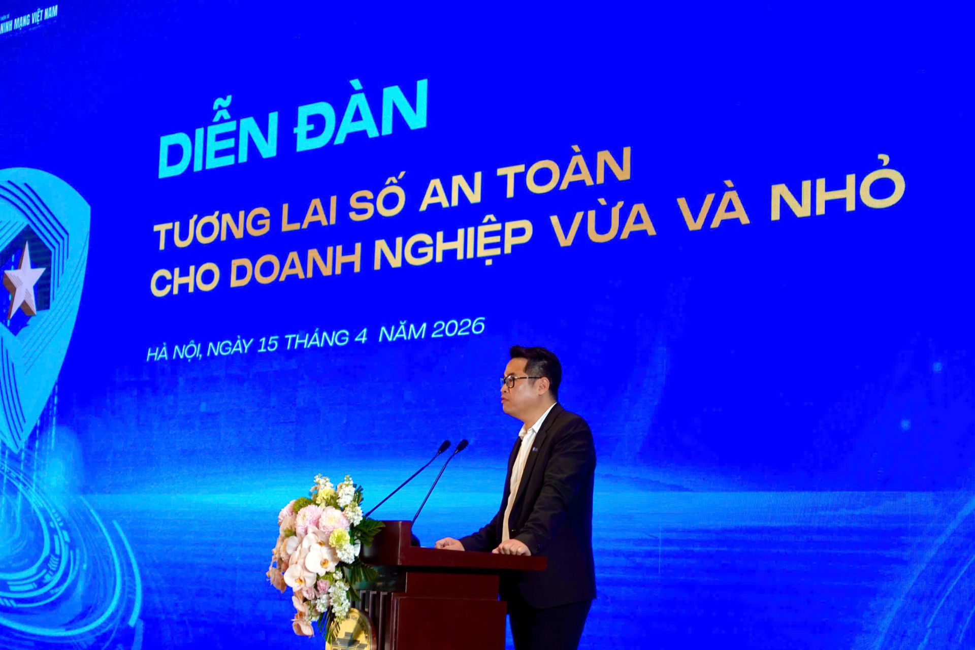 Ông Vũ Duy Hiền, Phó Tổng thư ký kiêm Chánh Văn phòng Hiệp hội An ninh mạng Quốc gia NCA phát biểu khai mạc Diễn đàn Ông Vũ Duy Hiền, Phó Tổng thư ký kiêm Chánh Văn phòng Hiệp hội An ninh mạng Quốc gia NCA phát biểu khai mạc Diễn đàn