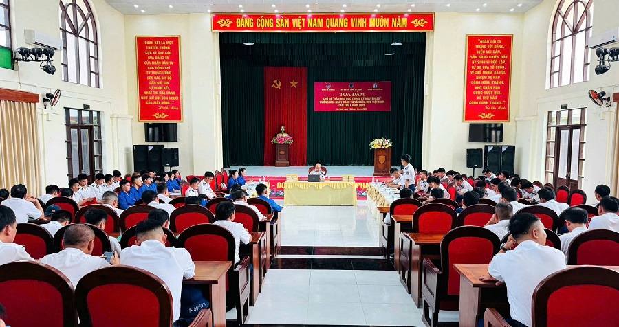 Quang cảnh buổi tọa đ&agrave;m