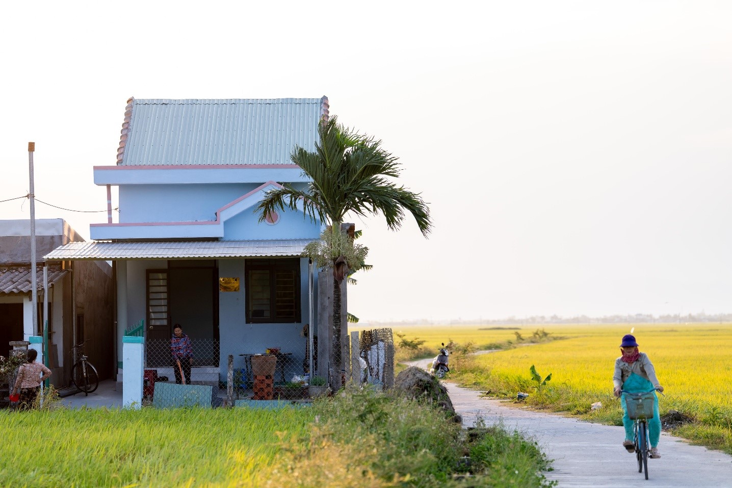 Nh&agrave; b&agrave; V&otilde; Thị Si&ecirc;ng (sinh năm 1972) bị sập do lũ lớn trong năm 2025, nay đ&atilde; được x&acirc;y mới v&agrave; b&agrave;n giao trong dịp n&agrave;y. Ảnh: Trần Việt Tuấn/ADB