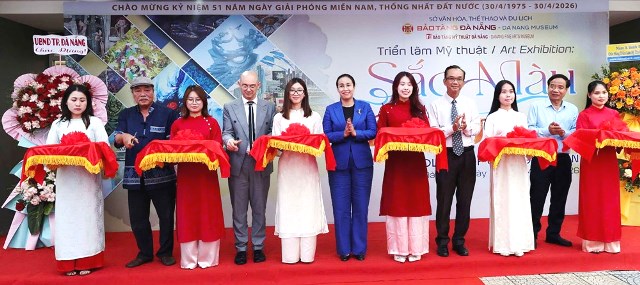 Lần đầu tiên trình làng 43 tác phẩm tại triển lãm “Sắc màu Đất Quảng”