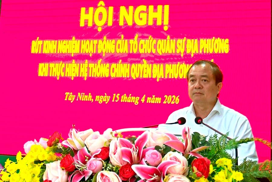 Đồng ch&iacute; Nguyễn Hồng Thanh, Ph&oacute; Chủ tịch Thường trực Ủy ban Nh&acirc;n d&acirc;n tỉnh T&acirc;y Ninh ph&aacute;t biểu tại hội nghị