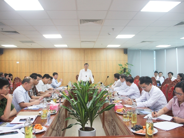 Ph&oacute; Chủ tịch UBND tỉnh Th&aacute;i Văn Th&agrave;nh đ&atilde; c&oacute; buổi l&agrave;m việc với Bệnh viện Ung bướu Nghệ An v&agrave;o s&aacute;ng 16/4.