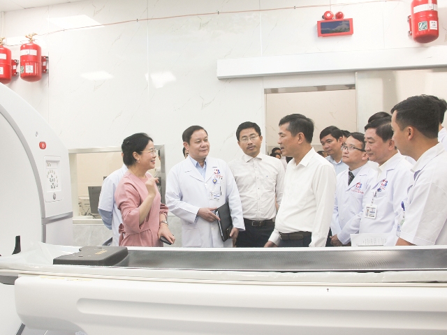 Bệnh viện Ung bướu Nghệ An đang được đầu tư c&aacute;c thiết bị hiện đại, hướng tới ti&ecirc;u chuẩn hạng đặc biệt.