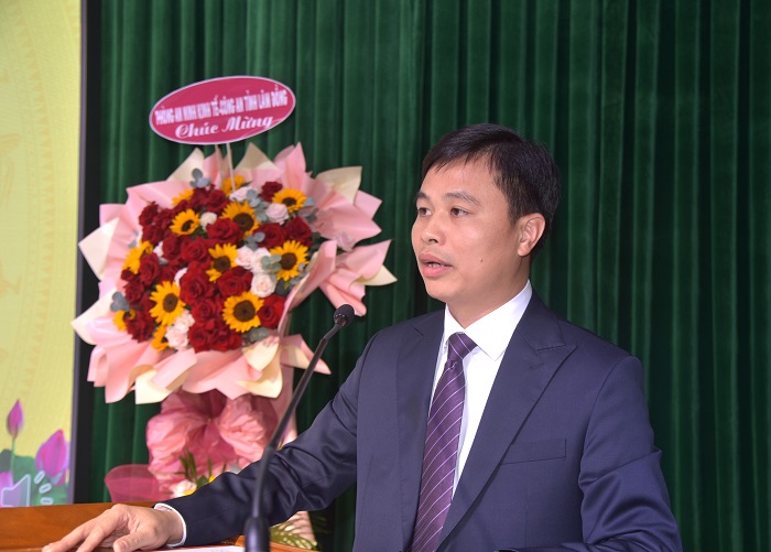 &Ocirc;ng Nguyễn Văn Ph&ograve;ng - Gi&aacute;m đốc C&ocirc;ng ty Nh&ocirc;m Đắk N&ocirc;ng - TKV ph&aacute;t biểu nhận nhiệm vụ