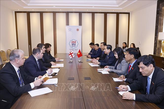 Chủ tịch Quốc hội Trần Thanh Mẫn gặp Chủ tịch Quốc hội Georgia Shalva Papuashvili. Ảnh: Do&atilde;n Tấn/TTXVN
