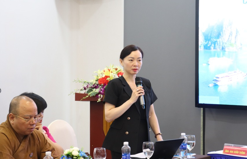 L&atilde;nh đạo Sở Văn h&oacute;a, Thể thao v&agrave; Du lịch Quảng Ninh ph&aacute;t biểu &yacute; kiến