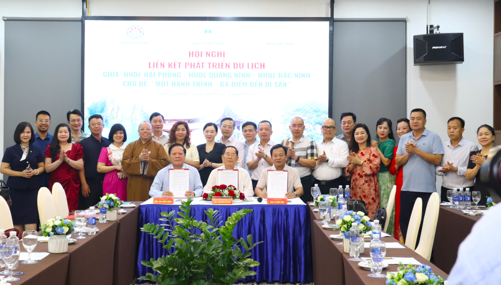 Hiệp hội Du lịch 3 địa phương k&yacute; kết hợp t&aacute;c ph&aacute;t triển du lịch
