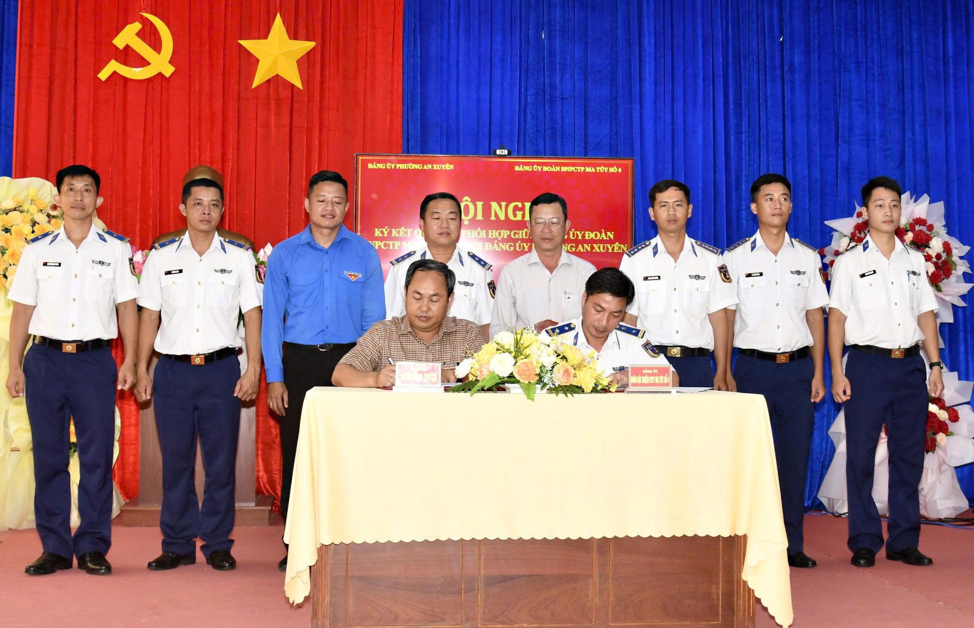 Cảnh sát biển với đồng bào dân tộc, tôn giáo