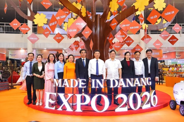 Khu vực trưng b&agrave;y, giới thiệu c&aacute;c sản phẩm ti&ecirc;u biểu, đặc trưng của c&aacute;c x&atilde;, phường tr&ecirc;n địa b&agrave;n TP. Đ&agrave; Nẵng.