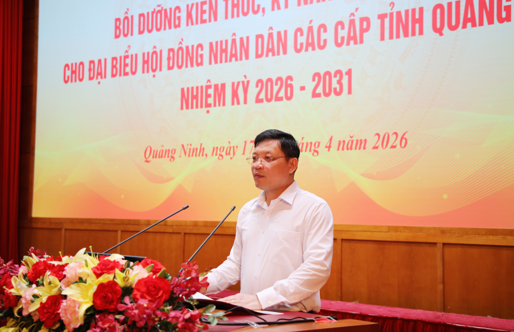 &Ocirc;ng Nghi&ecirc;m Xu&acirc;n Cường, Ph&oacute; Chủ tịch HĐND tỉnh Quảng Ninh, ph&aacute;t biểu khai mạc hội nghị