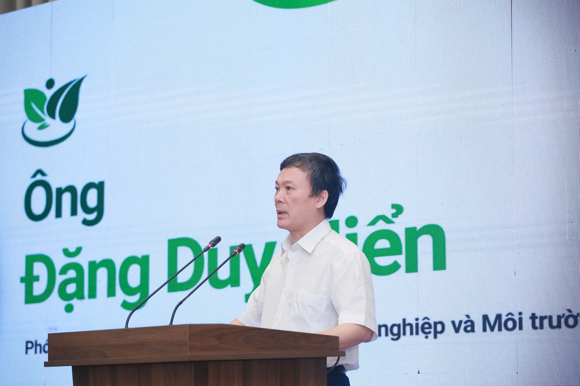 &Ocirc;ng Đặng Duy Hiển ph&aacute;t biểu tại Hội thảo.