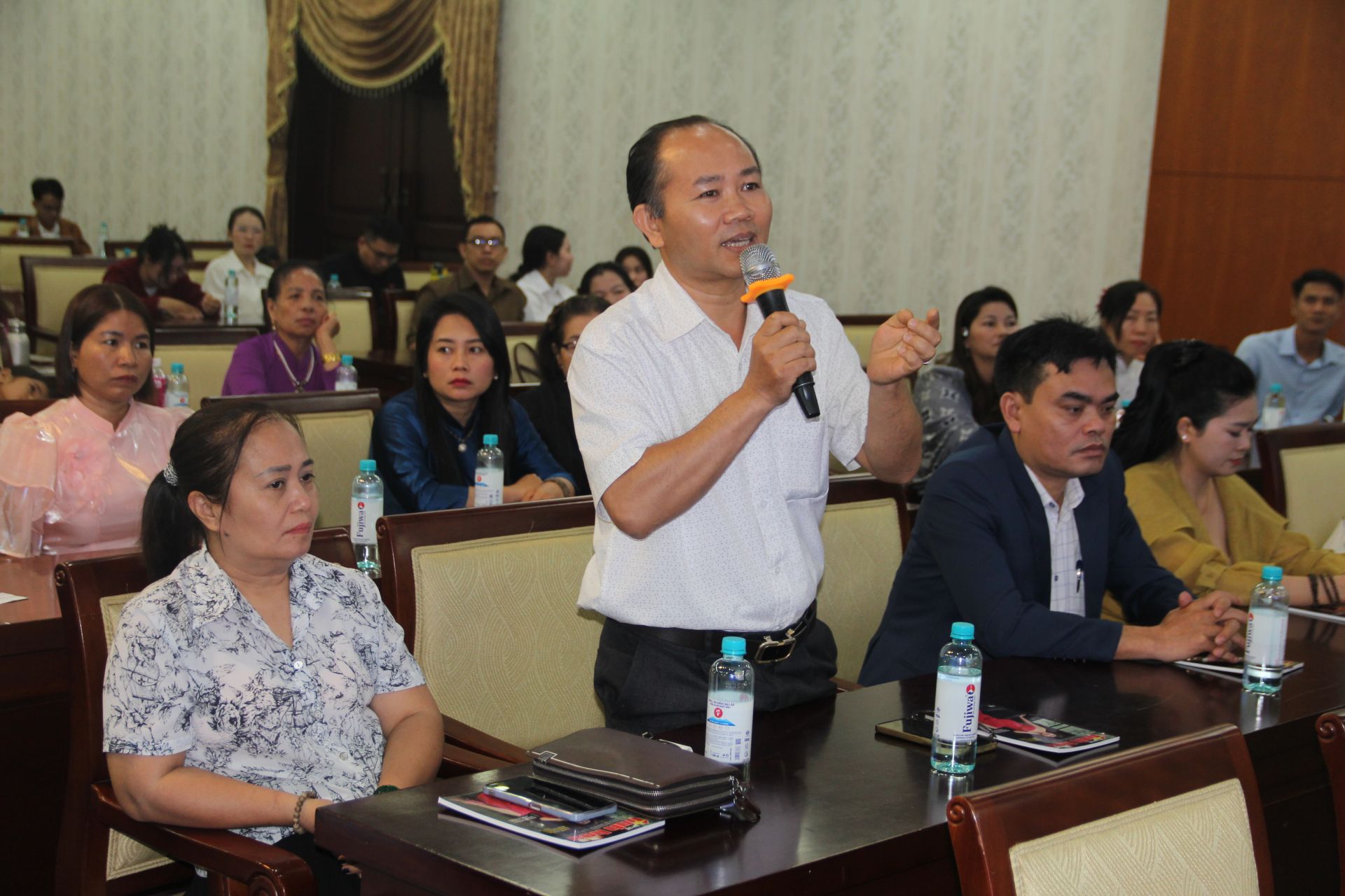 Đại diện doanh nghiệp ph&aacute;t biểu tại chương tr&igrave;nh