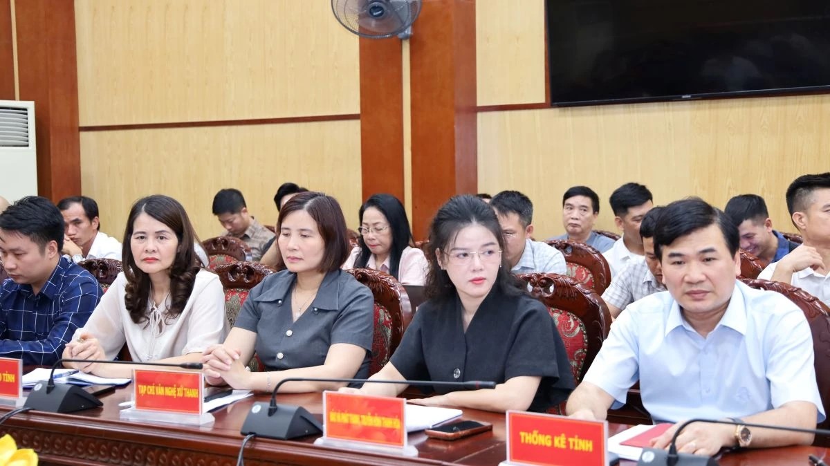 C&aacute;c đại biểu tham dự buổi họp b&aacute;o