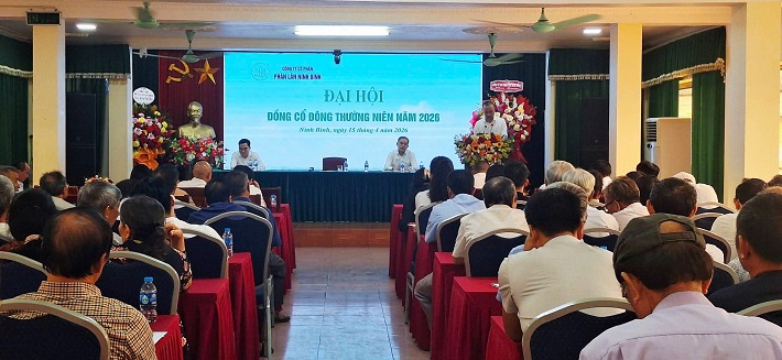 Đại hội đồng cổ đ&ocirc;ng thường ni&ecirc;n năm 2026 của C&ocirc;ng ty CP Ph&acirc;n l&acirc;n Ninh B&igrave;nh diễn ra th&agrave;nh c&ocirc;ng, th&ocirc;ng qua nhiều nội dung quan trọng về kế hoạch sản xuất kinh doanh, cổ tức v&agrave; nh&acirc;n sự