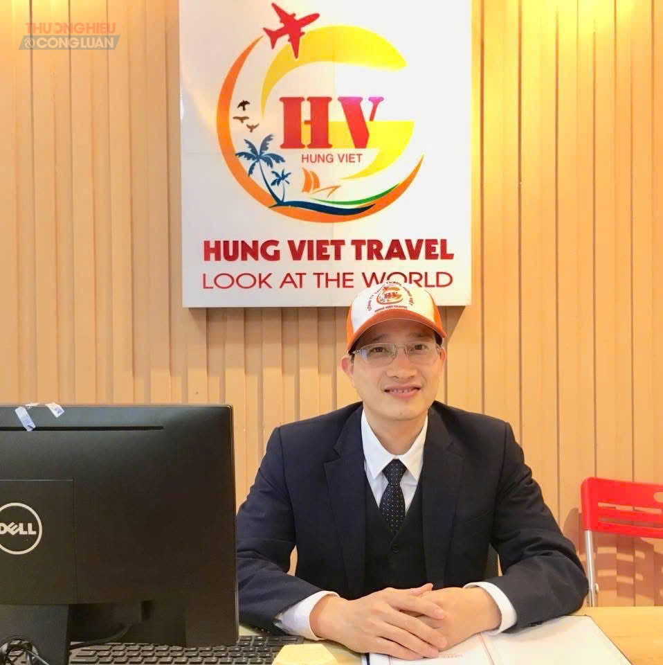 &Ocirc;ng Nguyễn Việt Hưng &ndash; Gi&aacute;m đốc C&ocirc;ng ty TNHH Thương mại v&agrave; Du lịch Hưng Việt, doanh nghiệp t&iacute;ch cực đồng h&agrave;nh, hỗ trợ quảng b&aacute;, n&acirc;ng tầm gi&aacute; trị sản phẩm OCOP L&agrave;o Cai.