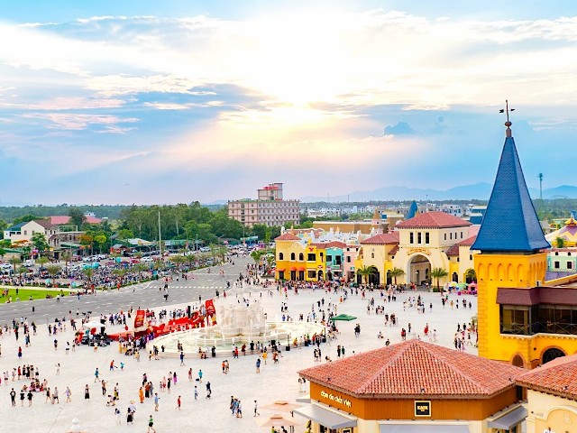 Du lịch Nghệ An đặt mục ti&ecirc;u đ&oacute;n hơn 10 triệu lượt kh&aacute;ch trong năm 2026.