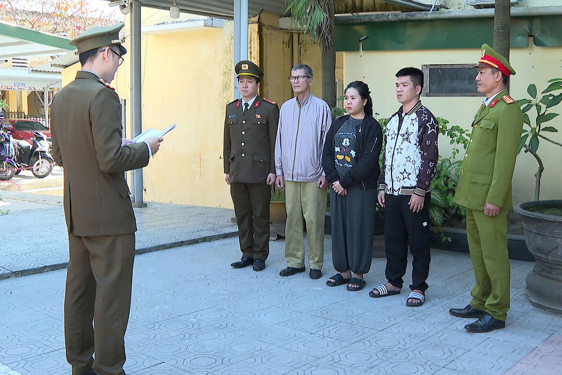 2 đối tượng bị bắt tạm giam