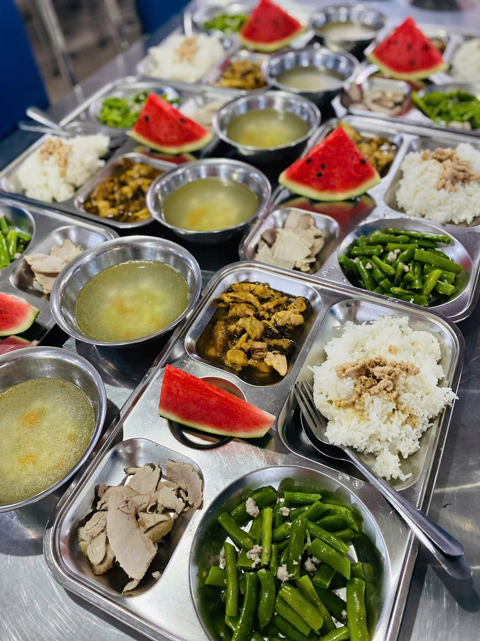 Hà Nội: Yêu cầu công khai thực đơn, suất ăn để phụ huynh giám sát chất lượng bữa ăn học đường