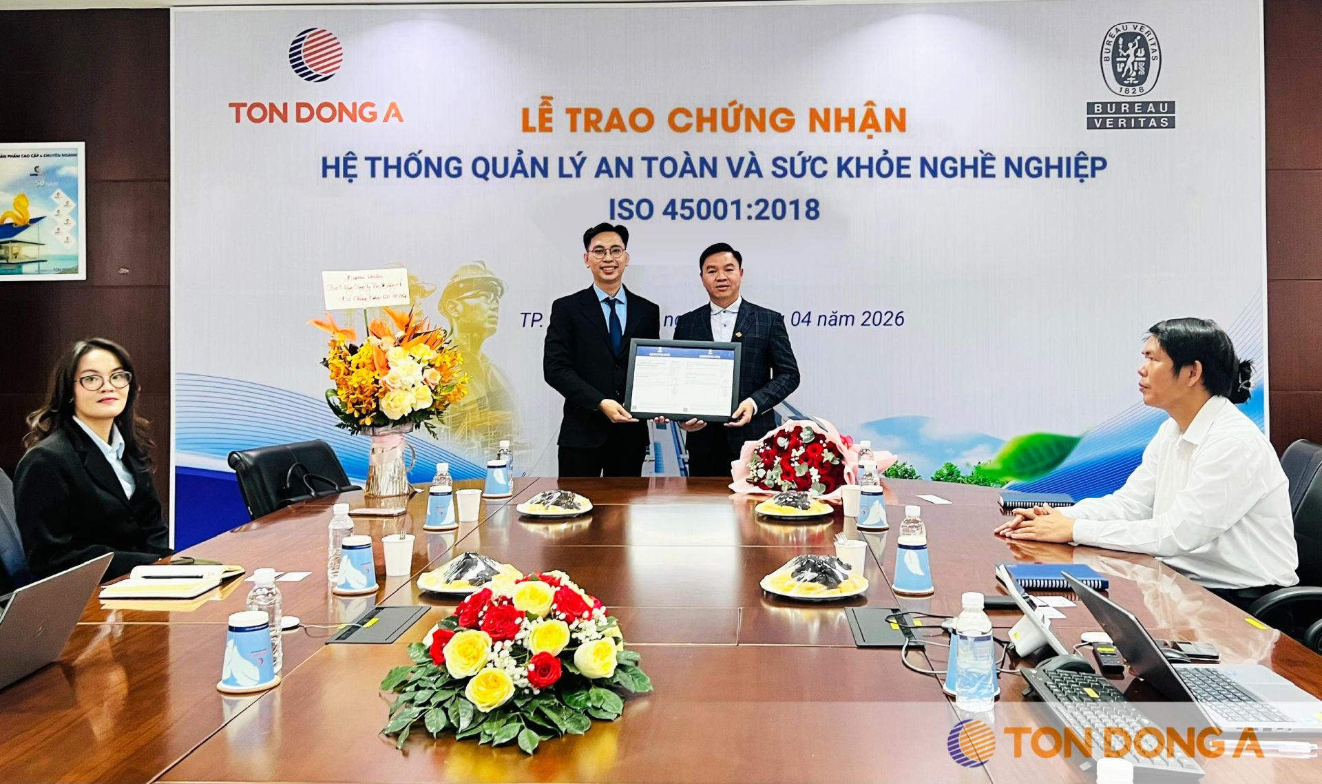 Tôn Đông Á vinh dự nhận Chứng nhận ISO 45001:2018 - Khẳng định cam kết xây dựng môi trường làm việc an toàn, bền vững