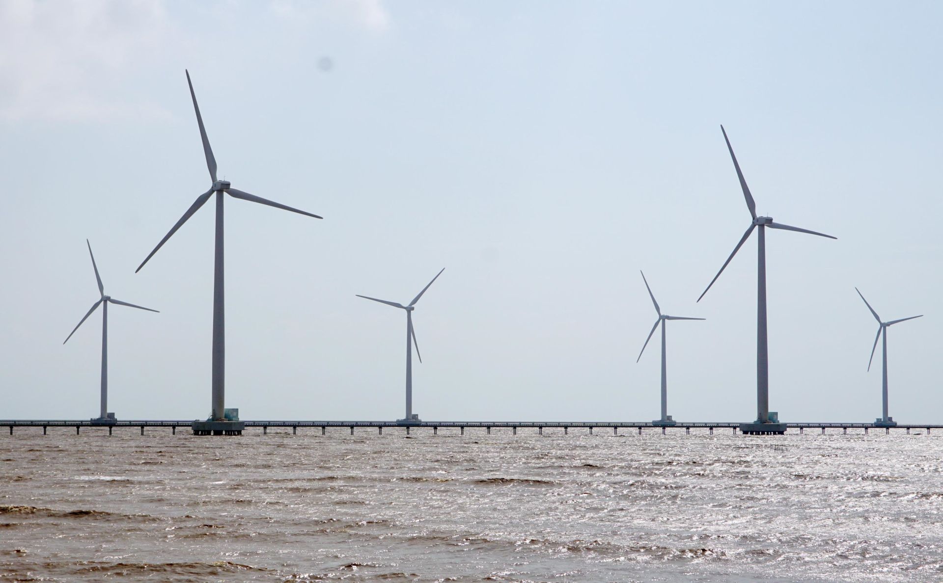 Ph&aacute;t triển điện gi&oacute; l&agrave; một trong những ng&agrave;nh c&ocirc;ng nghiệp chiến lược v&ugrave;ng ĐBSCL