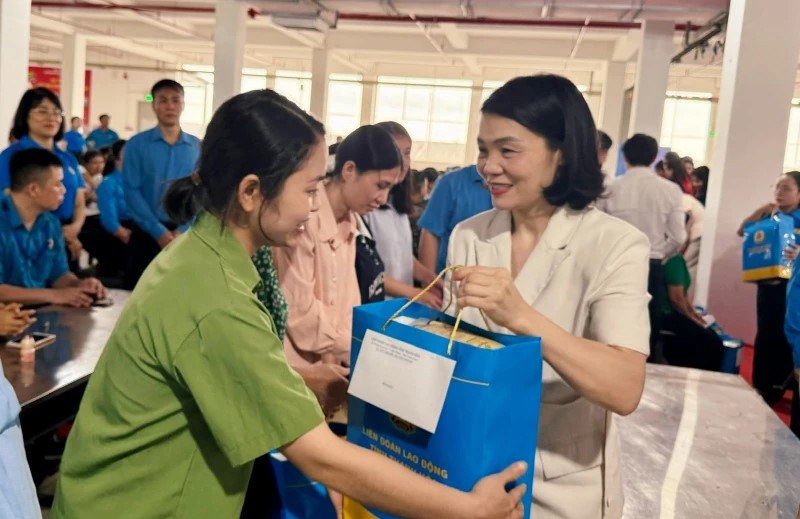 Thanh Hóa: Phát động “Tháng Công nhân”, hưởng ứng “Tháng hành động về an toàn vệ sinh lao động”