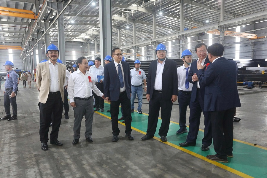 L&atilde;nh đạo tỉnh T&acirc;y Ninh v&agrave; Dongtam Group c&ugrave;ng đại biểu tham quan Nh&agrave; m&aacute;y th&eacute;p H&ograve;a Ph&aacute;t Long An