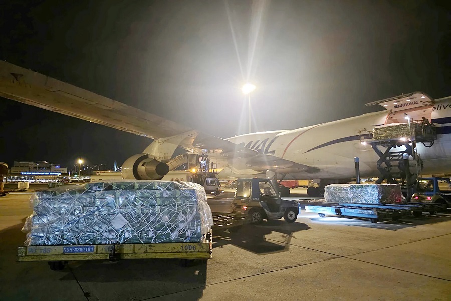 Thuê chuyên cơ vận chuyển gần 100 tấn nông sản Việt sang Trung Đông