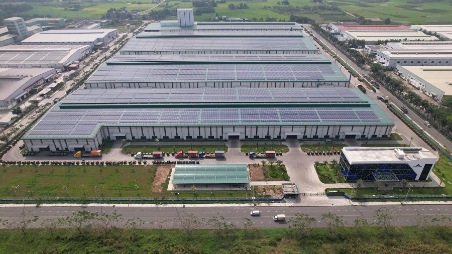 Nh&agrave; m&aacute;y sản xuất c&aacute;c d&ograve;ng sản phẩm chủ lực như ống th&eacute;p đen, ống th&eacute;p mạ kẽm, t&ocirc;n mạ kẽm v&agrave; th&eacute;p cuộn tại KCN Đồng T&acirc;m (Thuận Đạo mở rộng), phục vụ nhu cầu x&acirc;y dựng v&agrave; c&ocirc;ng nghiệp