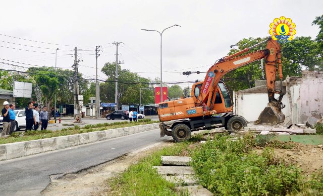 &ldquo;N&uacute;t thắt&rdquo; k&eacute;o d&agrave;i nhiều năm tr&ecirc;n tuyến đường ven biển Cửa L&ograve; ch&iacute;nh thức được giải tỏa. (Ảnh: Phường Cửa L&ograve;)
