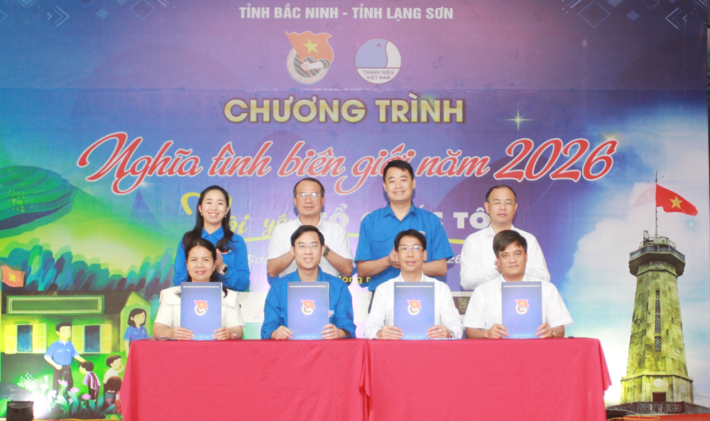 L&atilde;nh đạo Tỉnh đo&agrave;n Bắc Ninh v&agrave; đại diện cấp ủy, ch&iacute;nh quyền 3 x&atilde;: Ba Sơn, Cao Lộc, Đồng Đăng (tỉnh Lạng Sơn) k&yacute; kết chương tr&igrave;nh phối hợp.
