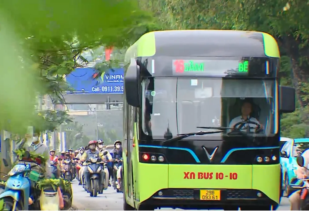 Hà Nội tăng tốc “xanh hóa” xe buýt, dự kiến có hơn 800 xe điện trước 30/4