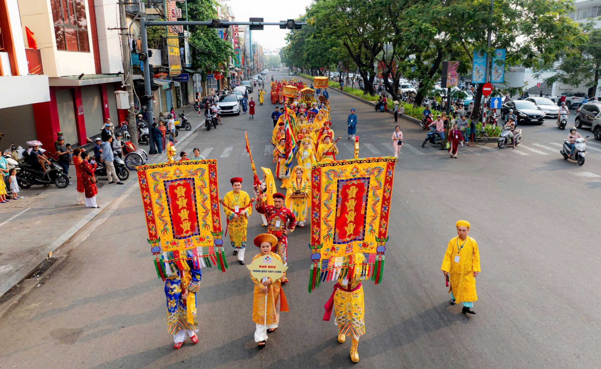 Phóng sự ảnh lễ hội Điện Huệ Nam 2026 xứ Huế