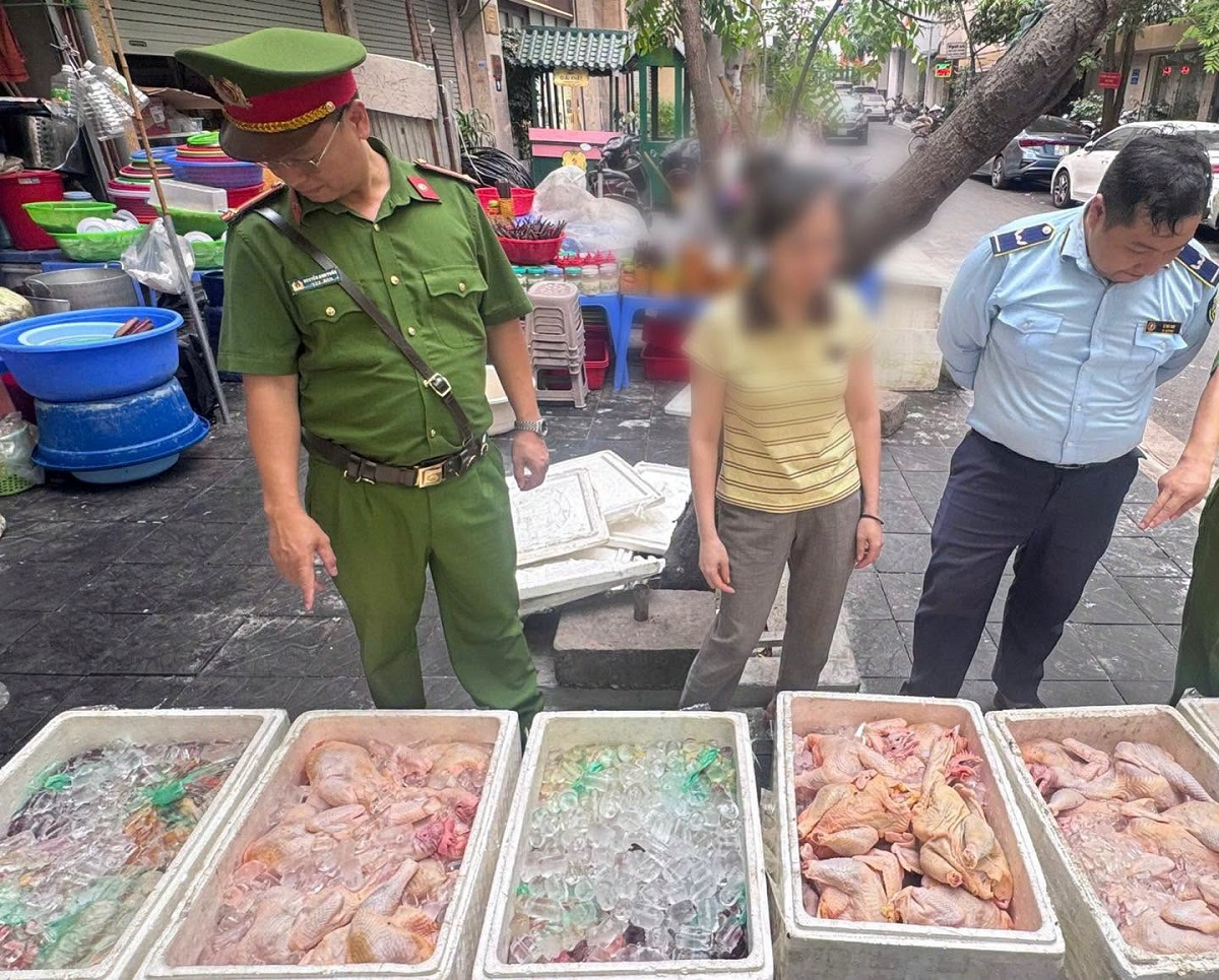 Hà Nội: Xử phạt cơ sở kinh doanh phở vi phạm an toàn thực phẩm