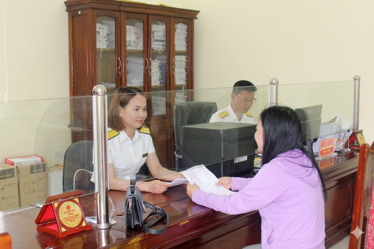 Thuế cơ sở 3 tỉnh Sơn La: Hộ kinh doanh cần hoàn thành kê khai tài khoản trước ngày 20/4