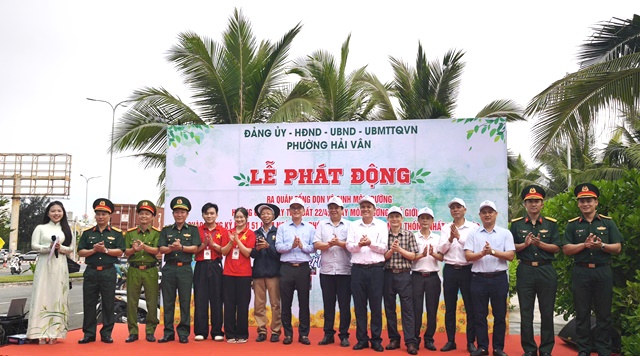 Phường Hải Vân, Đà Nẵng: Gần 1.000 người ra quân phong trào “Ngày Chủ nhật Xanh - Sạch - Đẹp”