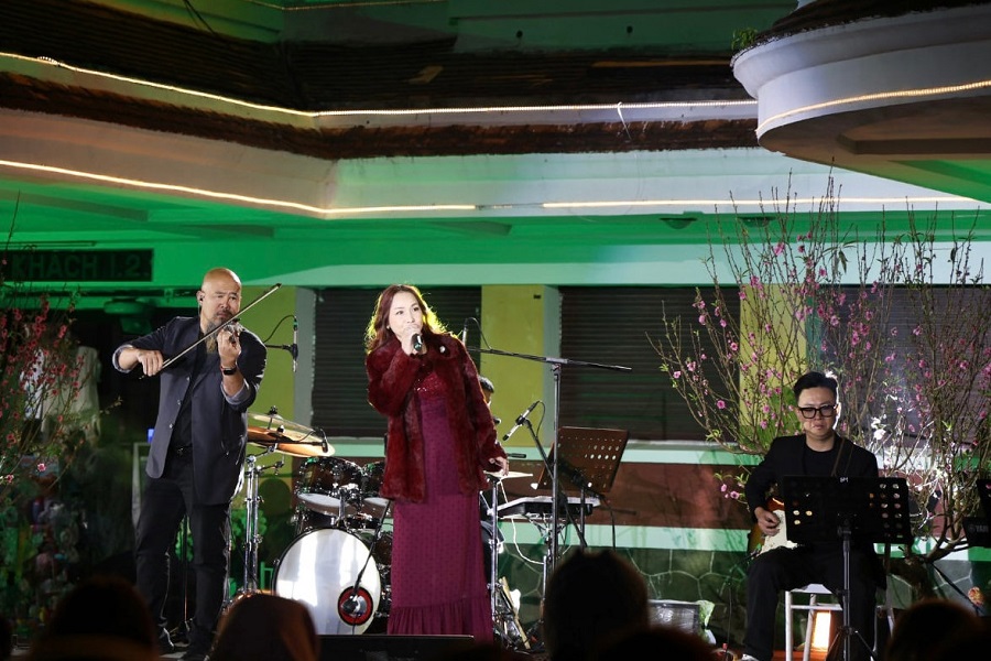 C&aacute;c nghệ sĩ tr&igrave;nh diễn chuỗi ca kh&uacute;c về Đ&agrave; Lạt, khắc họa vẻ đẹp l&atilde;ng mạn v&agrave; chiều s&acirc;u cảm x&uacute;c của phố n&uacute;i